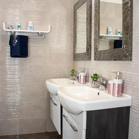 Apartment 7