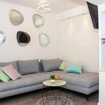 Apartman 7 *