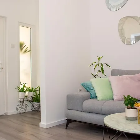 7 Apartment *